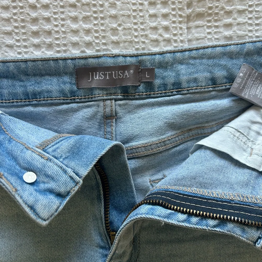 Just USA Light Blue Frayed Jean Shorts - Picture 3 of 3